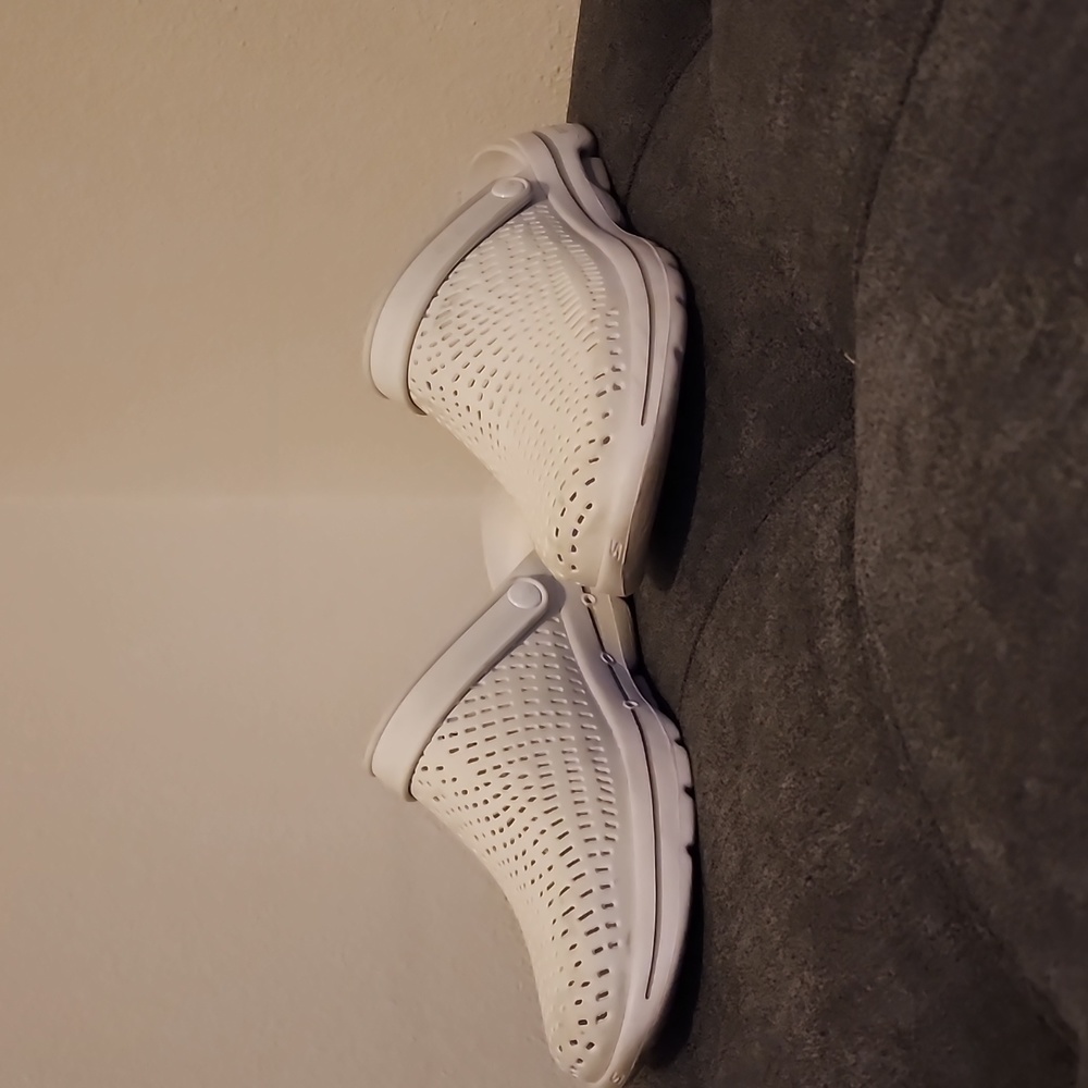 Womens Skechers Cali Gear White Clogs